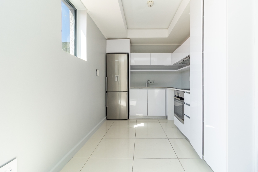 To Let 1 Bedroom Property for Rent in Sea Point Western Cape